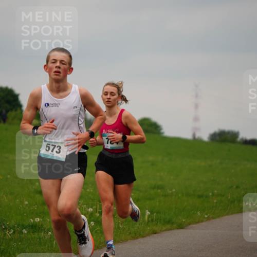05.05.2024 - 7. Wedeler Halbmarathon Fuchs,  Jonas http://msf.ph/oto/6232800 05.05.2024 11:13:12 Laufen 573 meine-sportfotos.de