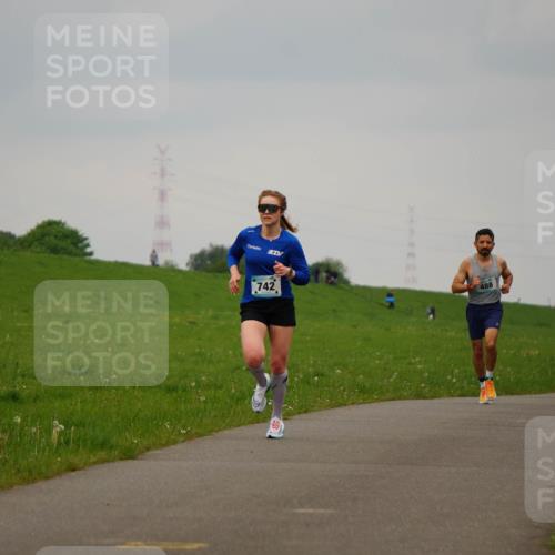 05.05.2024 - 7. Wedeler Halbmarathon Fuchs,  Jonas http://msf.ph/oto/6232806 05.05.2024 11:13:14 Laufen 742, 488 meine-sportfotos.de