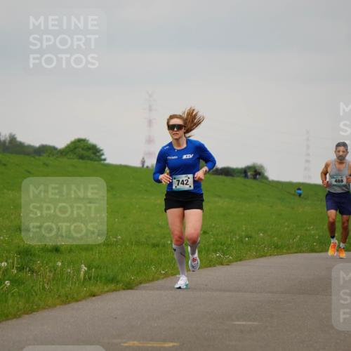 05.05.2024 - 7. Wedeler Halbmarathon Fuchs,  Jonas http://msf.ph/oto/6232814 05.05.2024 11:13:15 Laufen 742, 488, 444 meine-sportfotos.de