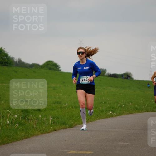 05.05.2024 - 7. Wedeler Halbmarathon Fuchs,  Jonas http://msf.ph/oto/6232819 05.05.2024 11:13:15 Laufen 742, 488 meine-sportfotos.de