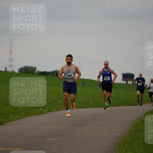 05.05.2024 - 7. Wedeler Halbmarathon Fuchs,  Jonas http://msf.ph/oto/6232831 05.05.2024 11:13:18 Laufen 488, 444 meine-sportfotos.de