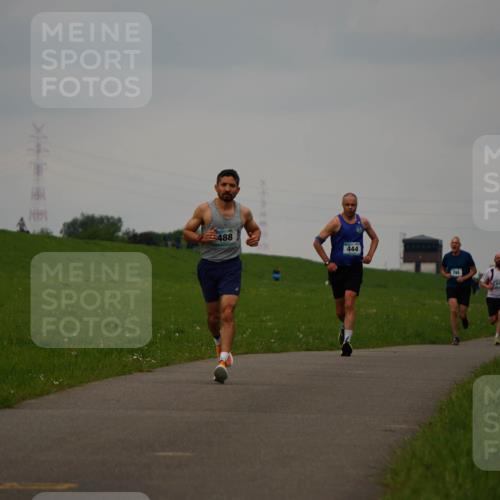 05.05.2024 - 7. Wedeler Halbmarathon Fuchs,  Jonas http://msf.ph/oto/6232833 05.05.2024 11:13:18 Laufen 488, 444 meine-sportfotos.de