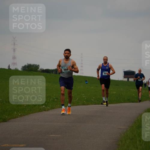 05.05.2024 - 7. Wedeler Halbmarathon Fuchs,  Jonas http://msf.ph/oto/6232835 05.05.2024 11:13:18 Laufen 488, 44, 795, 917 meine-sportfotos.de