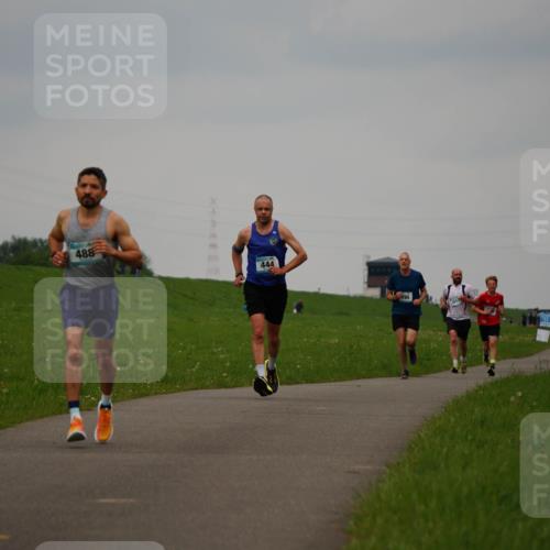 05.05.2024 - 7. Wedeler Halbmarathon Fuchs,  Jonas http://msf.ph/oto/6232837 05.05.2024 11:13:20 Laufen 444 meine-sportfotos.de