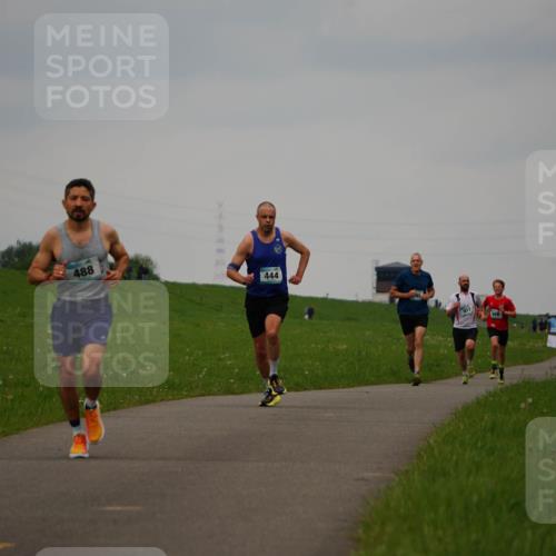 05.05.2024 - 7. Wedeler Halbmarathon Fuchs,  Jonas http://msf.ph/oto/6232839 05.05.2024 11:13:20 Laufen 444 meine-sportfotos.de