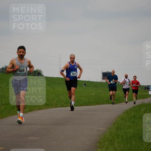 05.05.2024 - 7. Wedeler Halbmarathon Fuchs,  Jonas http://msf.ph/oto/6232840 05.05.2024 11:13:20 Laufen 488, 444 meine-sportfotos.de