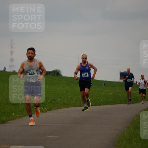 05.05.2024 - 7. Wedeler Halbmarathon Fuchs,  Jonas http://msf.ph/oto/6232844 05.05.2024 11:13:21 Laufen 444 meine-sportfotos.de