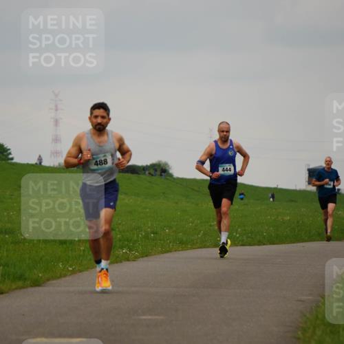 05.05.2024 - 7. Wedeler Halbmarathon Fuchs,  Jonas http://msf.ph/oto/6232845 05.05.2024 11:13:21 Laufen 488, 444 meine-sportfotos.de