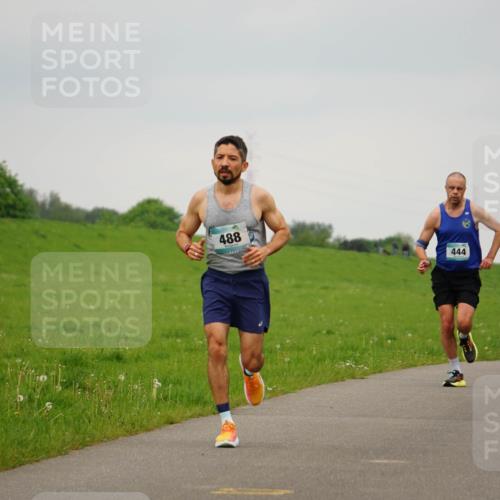 05.05.2024 - 7. Wedeler Halbmarathon Fuchs,  Jonas http://msf.ph/oto/6232847 05.05.2024 11:13:22 Laufen 488, 444 meine-sportfotos.de