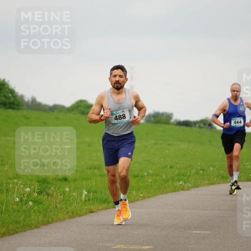 05.05.2024 - 7. Wedeler Halbmarathon Fuchs,  Jonas http://msf.ph/oto/6232848 05.05.2024 11:13:22 Laufen 488, 444 meine-sportfotos.de