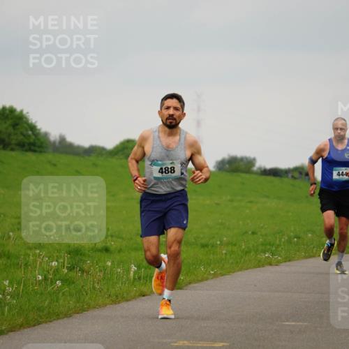 05.05.2024 - 7. Wedeler Halbmarathon Fuchs,  Jonas http://msf.ph/oto/6232850 05.05.2024 11:13:22 Laufen 488, 444 meine-sportfotos.de