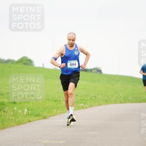 05.05.2024 - 7. Wedeler Halbmarathon Fuchs,  Jonas http://msf.ph/oto/6232859 05.05.2024 11:13:25 Laufen 444 meine-sportfotos.de