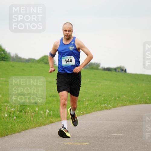 05.05.2024 - 7. Wedeler Halbmarathon Fuchs,  Jonas http://msf.ph/oto/6232863 05.05.2024 11:13:26 Laufen 444, 917 meine-sportfotos.de