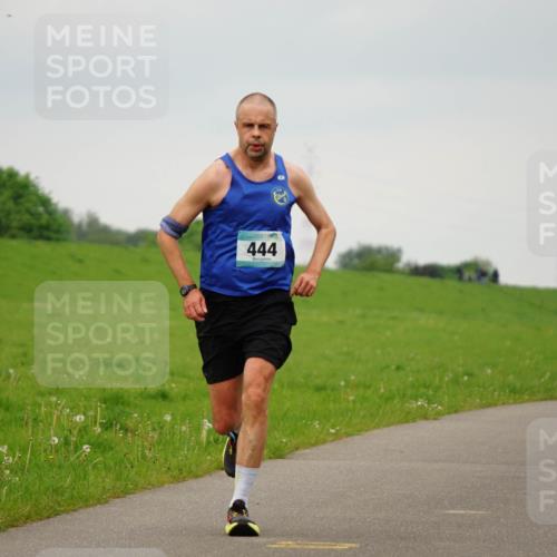 05.05.2024 - 7. Wedeler Halbmarathon Fuchs,  Jonas http://msf.ph/oto/6232866 05.05.2024 11:13:27 Laufen 444 meine-sportfotos.de