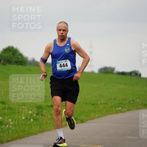 05.05.2024 - 7. Wedeler Halbmarathon Fuchs,  Jonas http://msf.ph/oto/6232869 05.05.2024 11:13:27 Laufen 444 meine-sportfotos.de