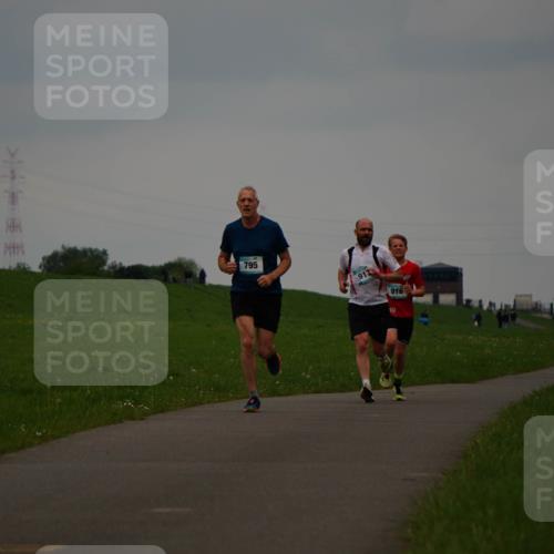 05.05.2024 - 7. Wedeler Halbmarathon Fuchs,  Jonas http://msf.ph/oto/6232877 05.05.2024 11:13:29 Laufen  meine-sportfotos.de