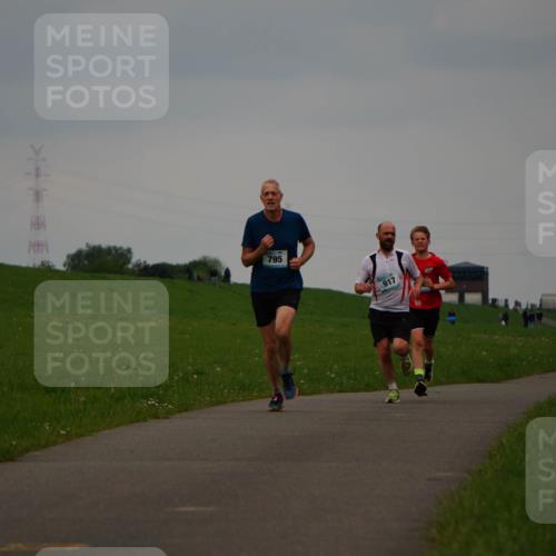 05.05.2024 - 7. Wedeler Halbmarathon Fuchs,  Jonas http://msf.ph/oto/6232878 05.05.2024 11:13:30 Laufen  meine-sportfotos.de
