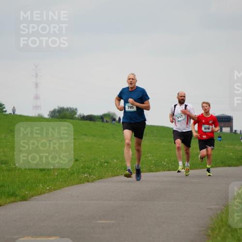 05.05.2024 - 7. Wedeler Halbmarathon Fuchs,  Jonas http://msf.ph/oto/6232882 05.05.2024 11:13:30 Laufen 795, 917, 916, 18 meine-sportfotos.de