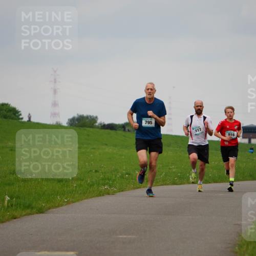 05.05.2024 - 7. Wedeler Halbmarathon Fuchs,  Jonas http://msf.ph/oto/6232887 05.05.2024 11:13:31 Laufen 795, 917, 18, 916 meine-sportfotos.de