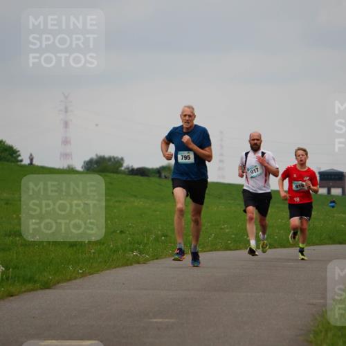 05.05.2024 - 7. Wedeler Halbmarathon Fuchs,  Jonas http://msf.ph/oto/6232888 05.05.2024 11:13:31 Laufen 795 meine-sportfotos.de