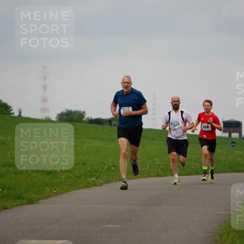 05.05.2024 - 7. Wedeler Halbmarathon Fuchs,  Jonas http://msf.ph/oto/6232889 05.05.2024 11:13:31 Laufen 917, 916, 18 meine-sportfotos.de