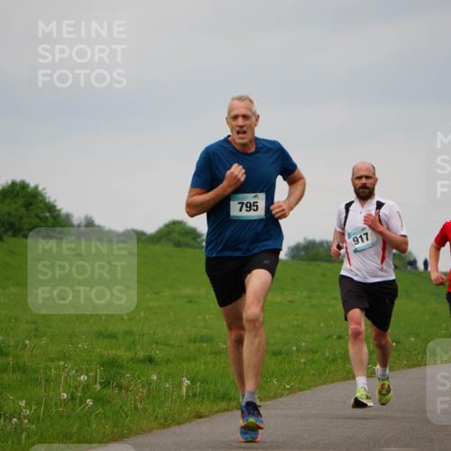 05.05.2024 - 7. Wedeler Halbmarathon Fuchs,  Jonas http://msf.ph/oto/6232896 05.05.2024 11:13:35 Laufen 795, 917, 916, 18 meine-sportfotos.de