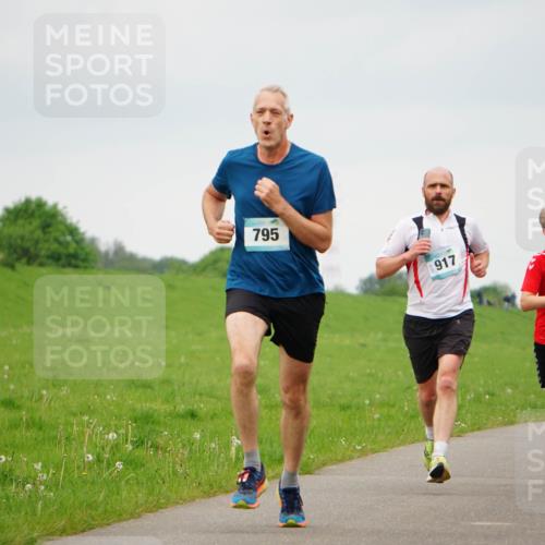 05.05.2024 - 7. Wedeler Halbmarathon Fuchs,  Jonas http://msf.ph/oto/6232899 05.05.2024 11:13:35 Laufen 795, 917, 18, 916 meine-sportfotos.de