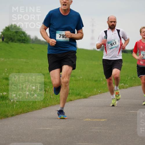 05.05.2024 - 7. Wedeler Halbmarathon Fuchs,  Jonas http://msf.ph/oto/6232904 05.05.2024 11:13:36 Laufen 795, 917, 916, 78 meine-sportfotos.de