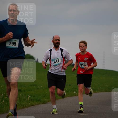 05.05.2024 - 7. Wedeler Halbmarathon Fuchs,  Jonas http://msf.ph/oto/6232909 05.05.2024 11:13:37 Laufen 795, 917, 916, 18 meine-sportfotos.de