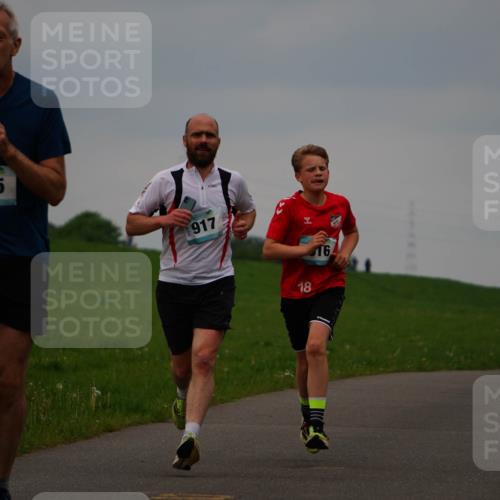 05.05.2024 - 7. Wedeler Halbmarathon Fuchs,  Jonas http://msf.ph/oto/6232911 05.05.2024 11:13:37 Laufen 795, 917, 18, 16 meine-sportfotos.de