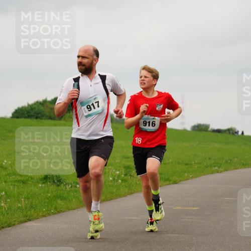 05.05.2024 - 7. Wedeler Halbmarathon Fuchs,  Jonas http://msf.ph/oto/6232925 05.05.2024 11:13:39 Laufen 917, 18, 916 meine-sportfotos.de