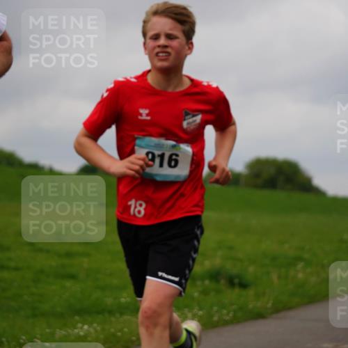 05.05.2024 - 7. Wedeler Halbmarathon Fuchs,  Jonas http://msf.ph/oto/6232941 05.05.2024 11:13:42 Laufen 18, 916 meine-sportfotos.de