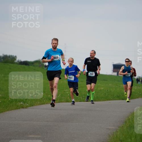 05.05.2024 - 7. Wedeler Halbmarathon Fuchs,  Jonas http://msf.ph/oto/6232955 05.05.2024 11:13:59 Laufen 907, 601, 705 meine-sportfotos.de