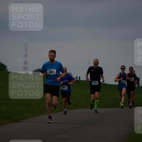 05.05.2024 - 7. Wedeler Halbmarathon Fuchs,  Jonas http://msf.ph/oto/6232964 05.05.2024 11:14:02 Laufen 907, 705, 737, 369, 601 meine-sportfotos.de