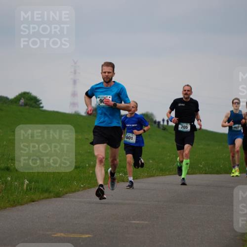 05.05.2024 - 7. Wedeler Halbmarathon Fuchs,  Jonas http://msf.ph/oto/6232969 05.05.2024 11:14:03 Laufen 90, 601, 369, 705, 737 meine-sportfotos.de