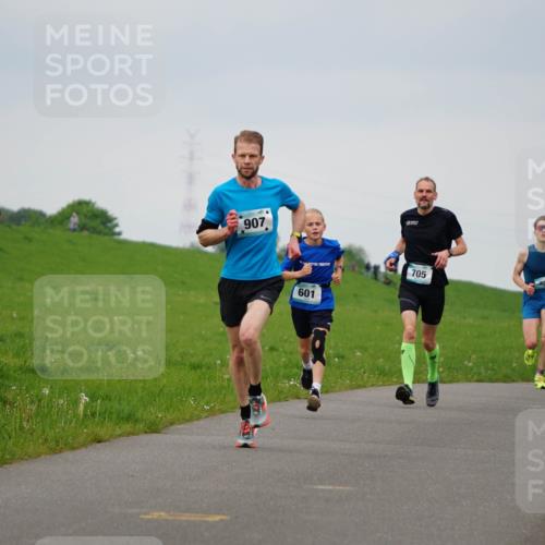 05.05.2024 - 7. Wedeler Halbmarathon Fuchs,  Jonas http://msf.ph/oto/6232971 05.05.2024 11:14:03 Laufen 907, 601, 705, 37, 369 meine-sportfotos.de
