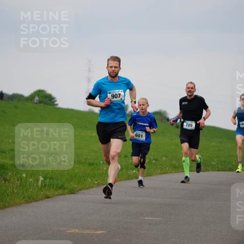 05.05.2024 - 7. Wedeler Halbmarathon Fuchs,  Jonas http://msf.ph/oto/6232972 05.05.2024 11:14:03 Laufen 907, 601, 9, 705, 137 meine-sportfotos.de