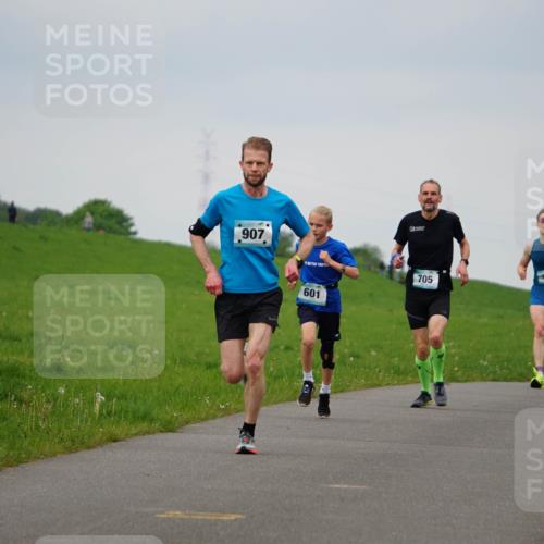 05.05.2024 - 7. Wedeler Halbmarathon Fuchs,  Jonas http://msf.ph/oto/6232973 05.05.2024 11:14:03 Laufen 907, 601, 705, 137 meine-sportfotos.de