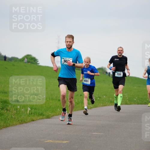 05.05.2024 - 7. Wedeler Halbmarathon Fuchs,  Jonas http://msf.ph/oto/6232974 05.05.2024 11:14:03 Laufen 90, 601, 705, 509, 37 meine-sportfotos.de