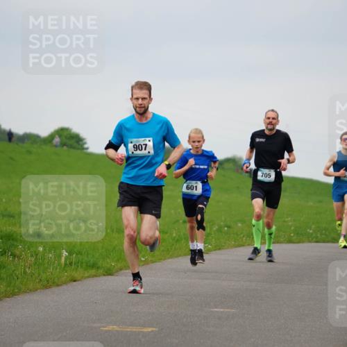 05.05.2024 - 7. Wedeler Halbmarathon Fuchs,  Jonas http://msf.ph/oto/6232976 05.05.2024 11:14:04 Laufen 907, 601, 69, 705, 37, 794 meine-sportfotos.de
