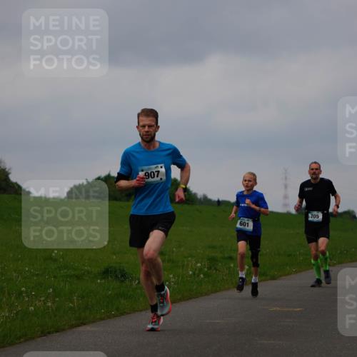 05.05.2024 - 7. Wedeler Halbmarathon Fuchs,  Jonas http://msf.ph/oto/6232978 05.05.2024 11:14:07 Laufen 907, 601, 705, 137 meine-sportfotos.de