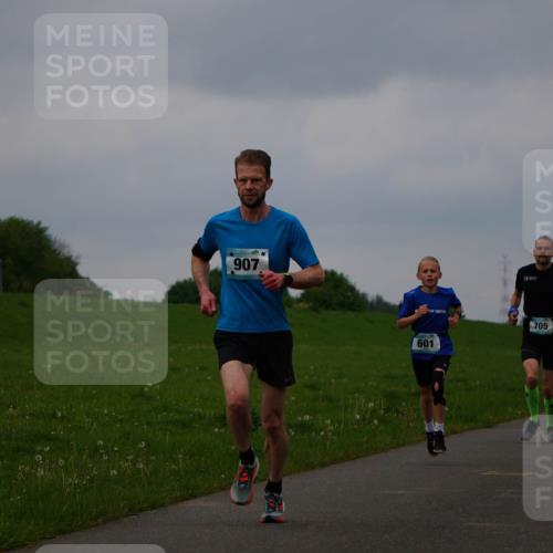 05.05.2024 - 7. Wedeler Halbmarathon Fuchs,  Jonas http://msf.ph/oto/6232981 05.05.2024 11:14:07 Laufen 907, 601, 369, 705 meine-sportfotos.de