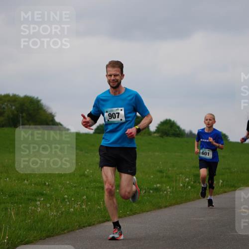 05.05.2024 - 7. Wedeler Halbmarathon Fuchs,  Jonas http://msf.ph/oto/6232983 05.05.2024 11:14:07 Laufen 907, 601, 705 meine-sportfotos.de