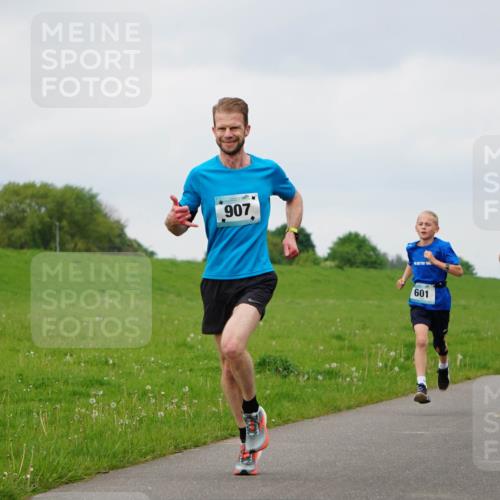 05.05.2024 - 7. Wedeler Halbmarathon Fuchs,  Jonas http://msf.ph/oto/6232984 05.05.2024 11:14:07 Laufen 907, 601, 705 meine-sportfotos.de
