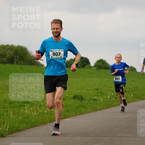 05.05.2024 - 7. Wedeler Halbmarathon Fuchs,  Jonas http://msf.ph/oto/6232986 05.05.2024 11:14:08 Laufen 907, 601, 705 meine-sportfotos.de
