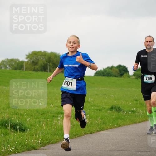 05.05.2024 - 7. Wedeler Halbmarathon Fuchs,  Jonas http://msf.ph/oto/6232989 05.05.2024 11:14:10 Laufen 601, 705 meine-sportfotos.de