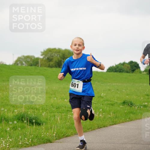 05.05.2024 - 7. Wedeler Halbmarathon Fuchs,  Jonas http://msf.ph/oto/6232990 05.05.2024 11:14:10 Laufen 705, 601 meine-sportfotos.de