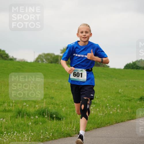 05.05.2024 - 7. Wedeler Halbmarathon Fuchs,  Jonas http://msf.ph/oto/6232992 05.05.2024 11:14:10 Laufen 601, 705 meine-sportfotos.de