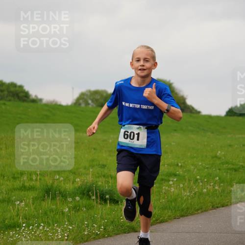 05.05.2024 - 7. Wedeler Halbmarathon Fuchs,  Jonas http://msf.ph/oto/6232993 05.05.2024 11:14:10 Laufen 705, 601 meine-sportfotos.de