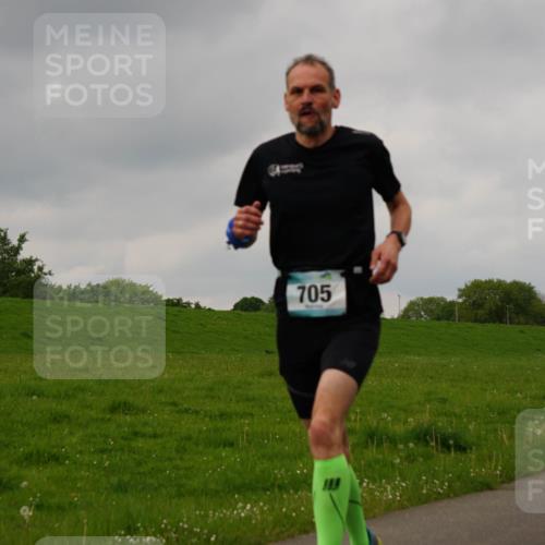 05.05.2024 - 7. Wedeler Halbmarathon Fuchs,  Jonas http://msf.ph/oto/6233000 05.05.2024 11:14:13 Laufen 705, 189 meine-sportfotos.de